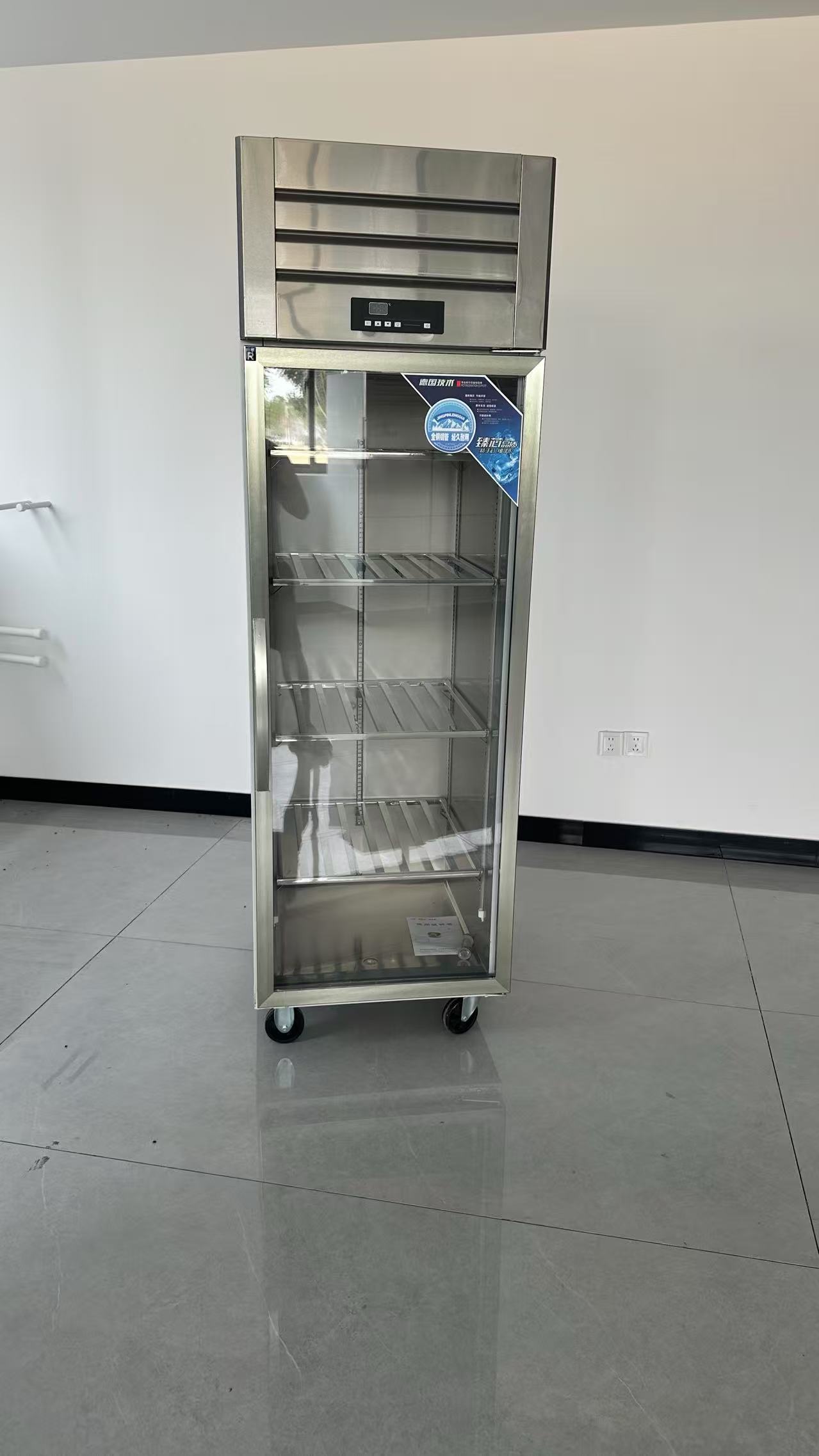 ตู้แช่แข็งสแตนเลสแบบตั้งตรง 6  - Commercial Kitchen Door บทวิจารณ์และราคา